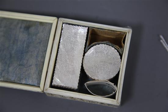 A Chinese export ivory box containing mother-of-pearl counters, 19th century, width 7.3cm